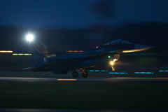 百里基地 F-2