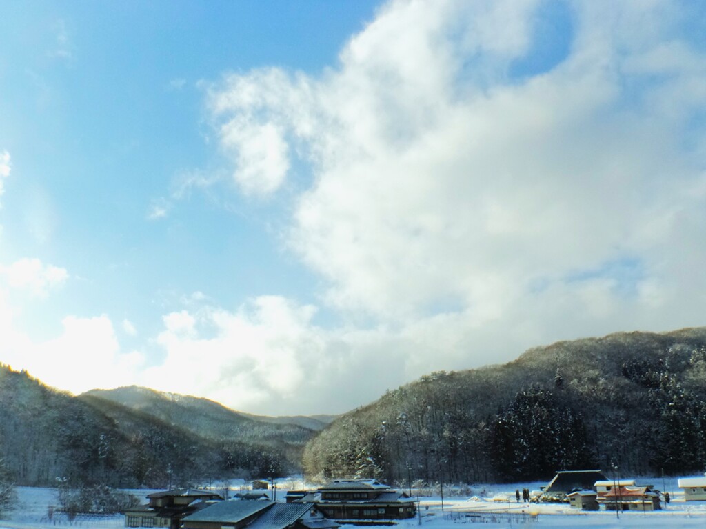 第四千百八十七作　「雪晴れの　陽がしみる」　岩手県八幡平