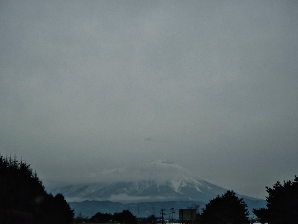 第二千七百四十六作　「だんだんさびしくなる　不来方の山迫る」　岩手県盛岡