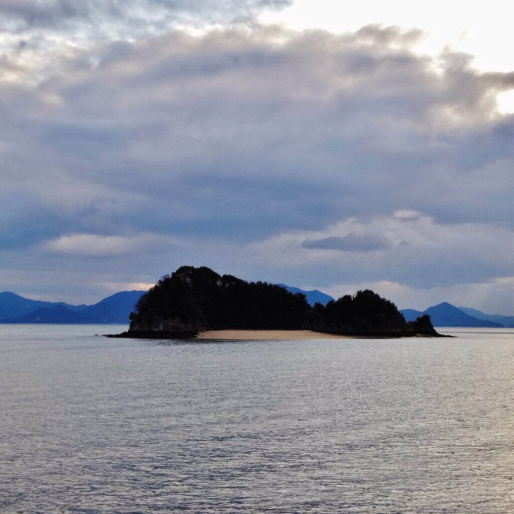 第二千二十八作　「島をひとつ　その島は名もなき島」　広島県幸崎