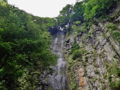 第二千二百四作　「峠けはしく　滝落つる　しぶき浴び」　岐阜県白鳥