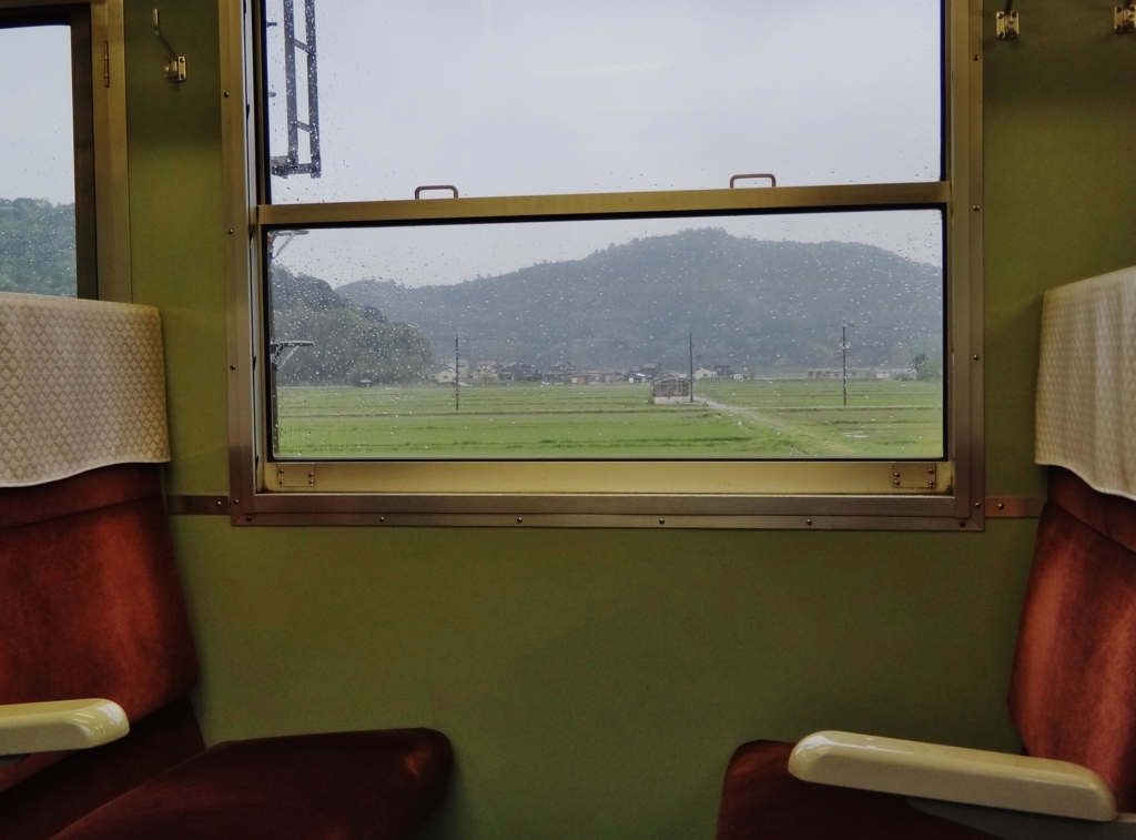 第七百十五作　　「雨か」　岡山県日生