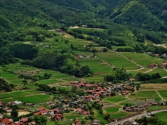 第千八十八作　　「ひとつひとつの甍に　団欒がある　旅の空」　島根県津和野