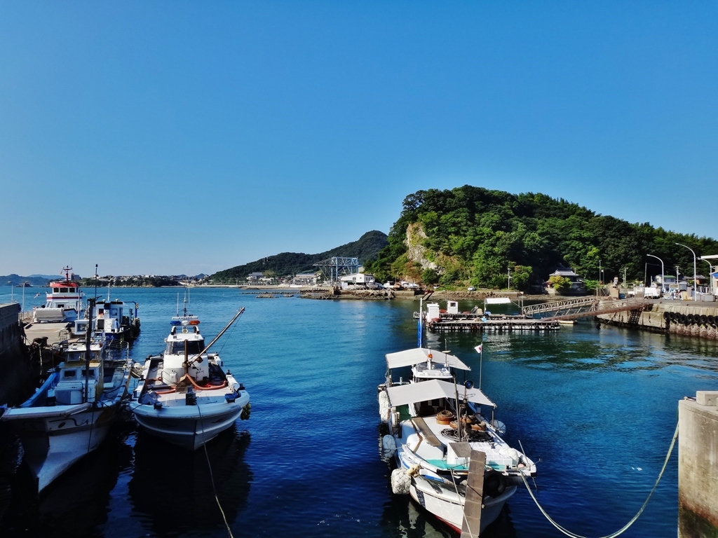 第二千二百九十四作　「秋風　雲ひとつない　伊予へと渡る」　愛媛県三津浜