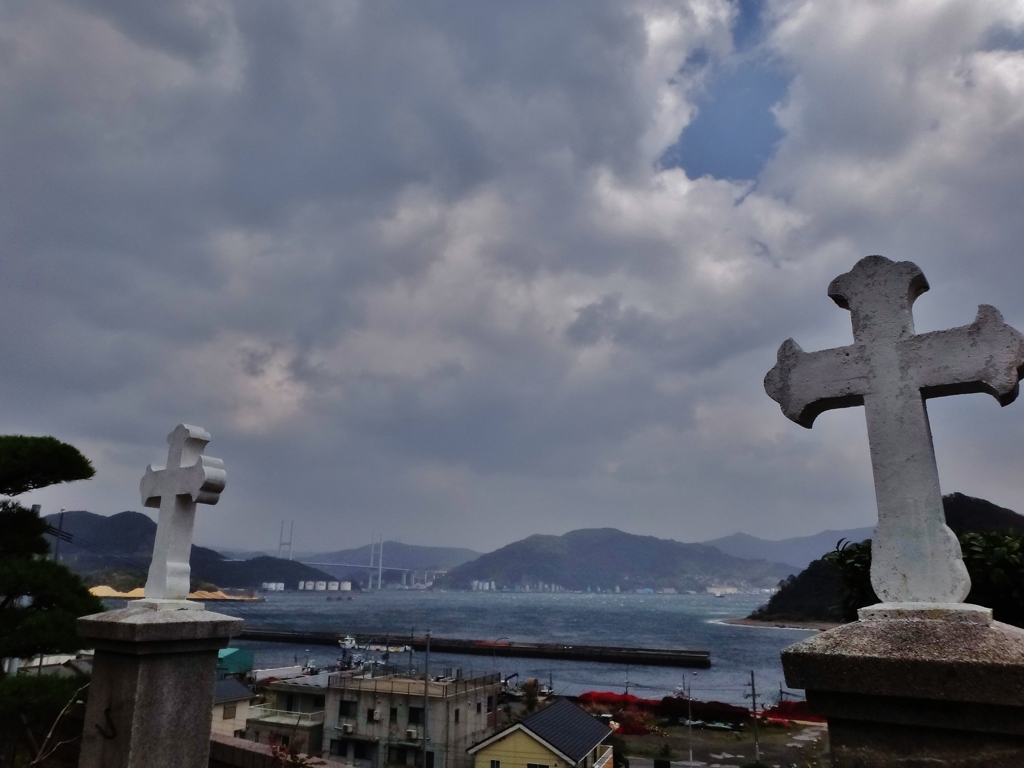 第九百八十九作　　「掌合はさる　神も仏も　あのひともこのひとも」　　長崎県神ノ島