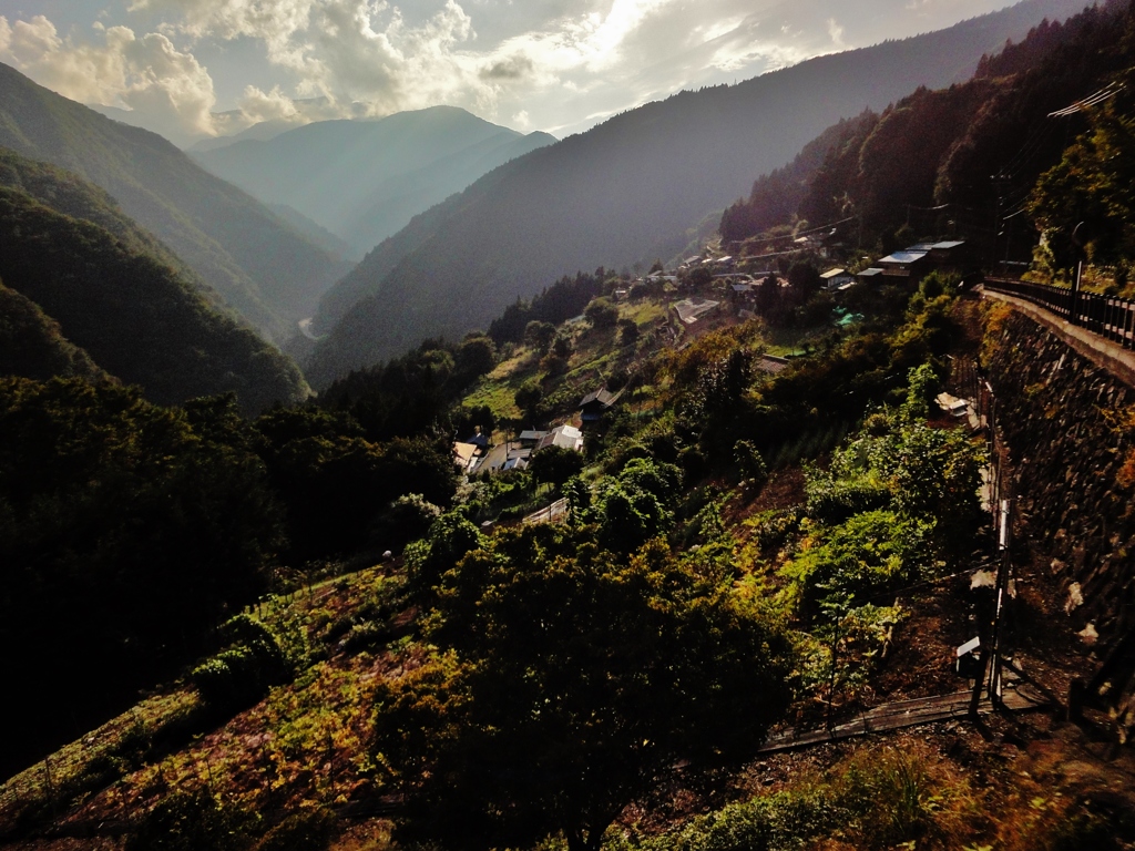 第八百四十九作　　「ひとえに　秋の寂しさは　日の暮れ」　埼玉県栃本