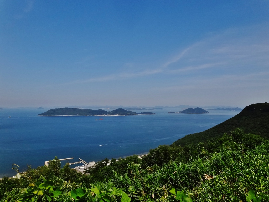 第七百七十五作　　「並んで歩かう　瀬戸大橋へは２７ｋｍ」　香川県屋島