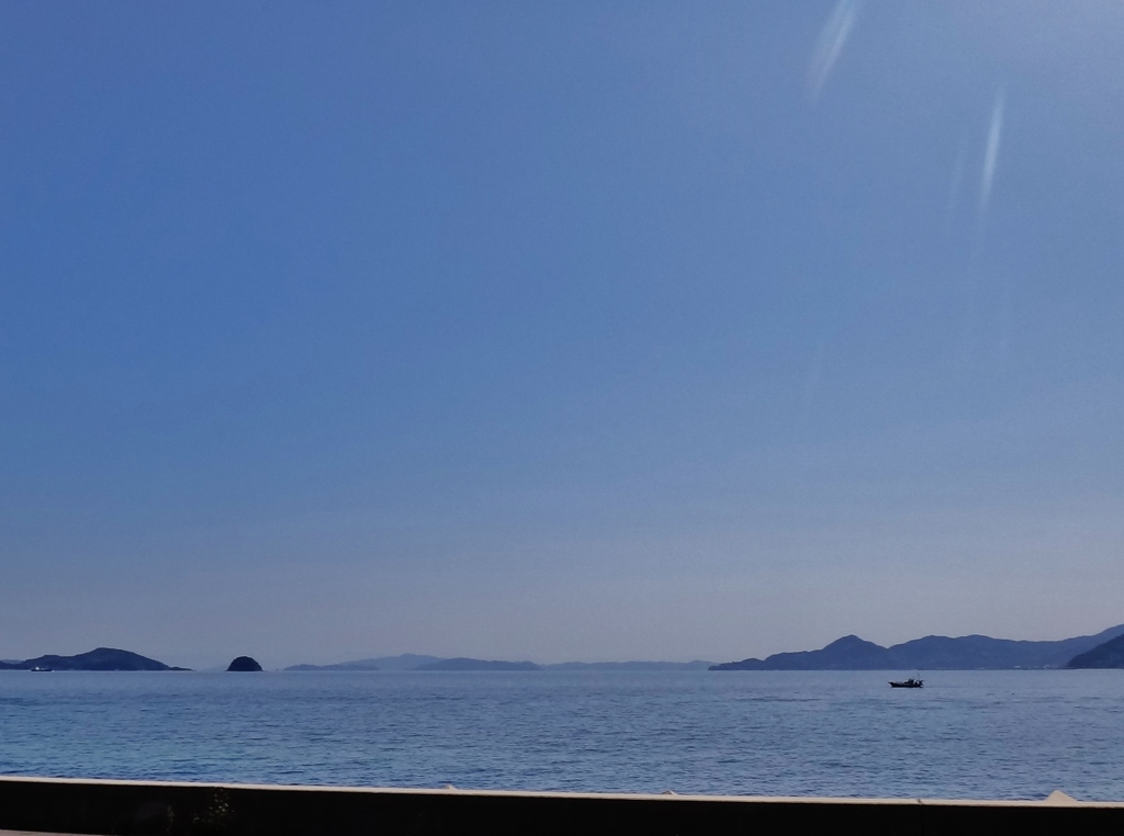 第千五百二十作　　「わが身ゆだねる　瀬戸のあおいあおい空」　山口県柳井