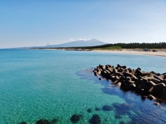 第三千七百三作　「鳥海の　山も白みし　残暑まともに」　山形県酒田