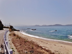 第三千九百四十作　「歩き続ける　春霞の　海を聴きつつ」　福岡県志賀島  