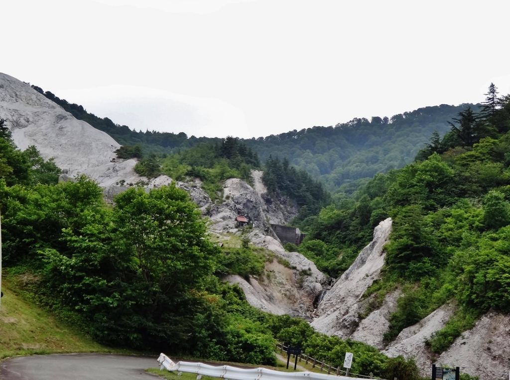 第千百三十六作　　「このさきは　地獄といはれて　硫黄の山」　秋田県湯沢