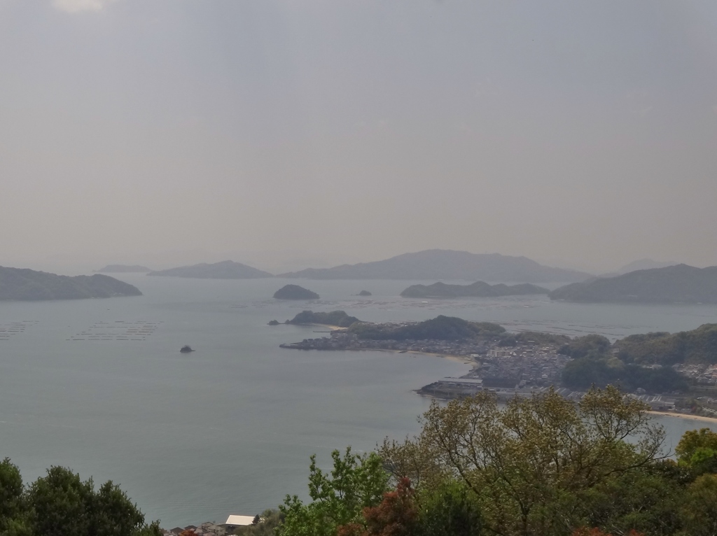 第千三百七十二作　　「春霞　島を数へて　みたりして」　広島県呉　