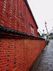 第四千十一作　「洋館の　煉瓦も濡れて　坂をのぼる」　長崎県長崎