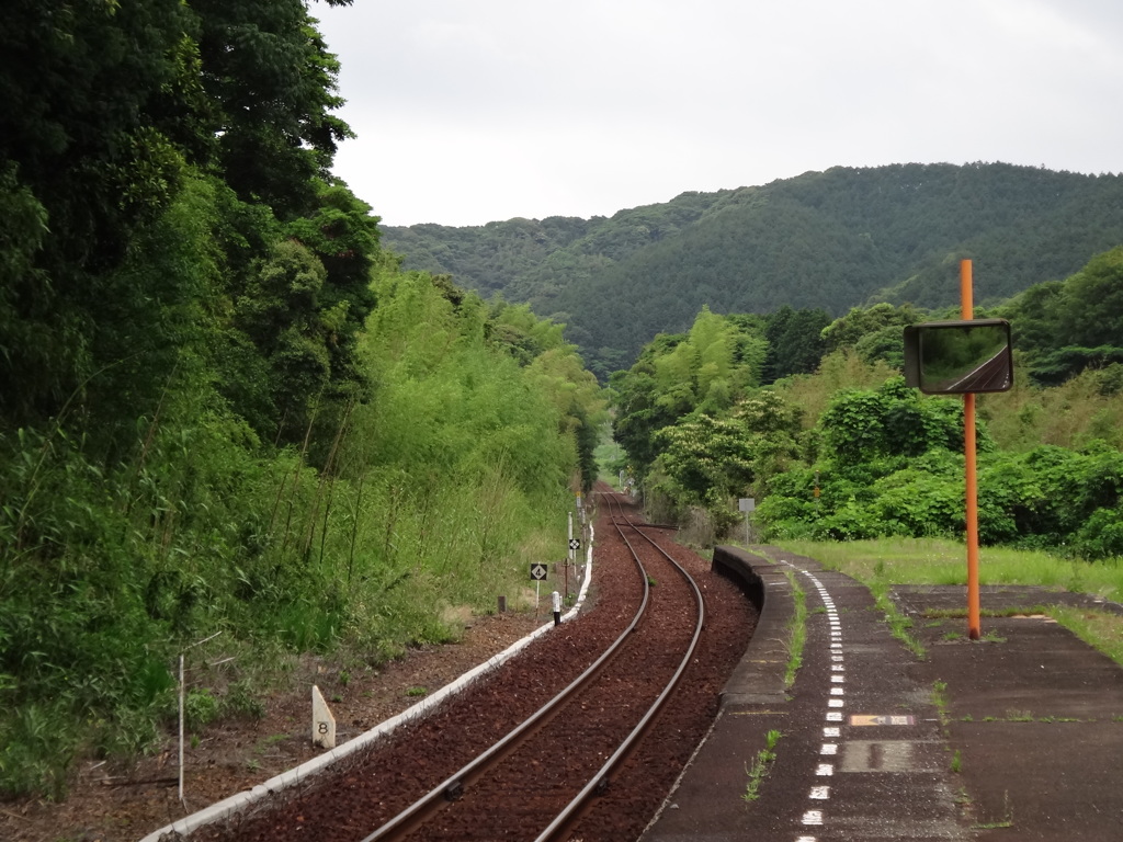 第千四百三十一作　　「汽車までは　まだ間がある　しぐれてきさうな」　山口県特牛