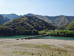 第六百五十二作　　「この橋を　渡らう　空にはひばり遊ぶ」　高知県中村