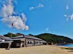 第三千六百五十五作　「すつかり夏めく　潮の香の　日の丸はためいて」　香川県小豆島