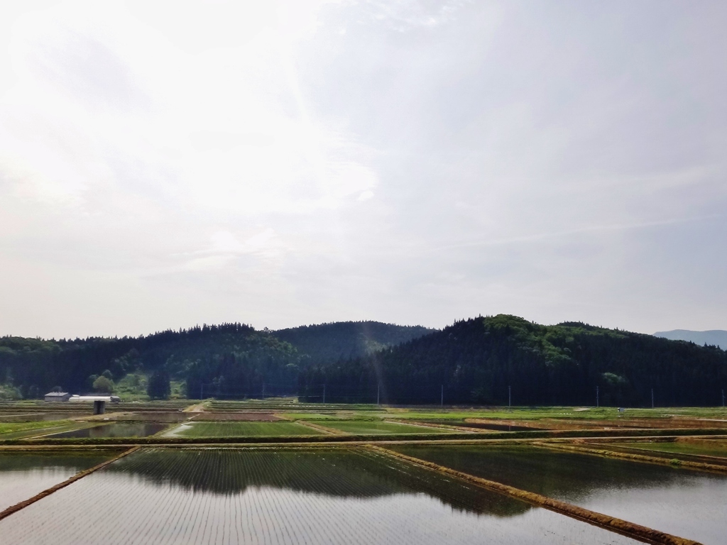 第二千百六十作　「水田満々　水を湛へて　山影」　秋田県湯沢　