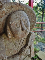 第千三百八十一作　　「田の神さあと　並んでわたしも　おべんたうを」　宮崎県小林