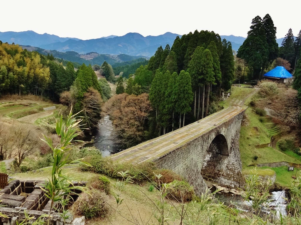 第三千九百四十六作　「橋をわたれば　遠山のまた遠山」　熊本県山都