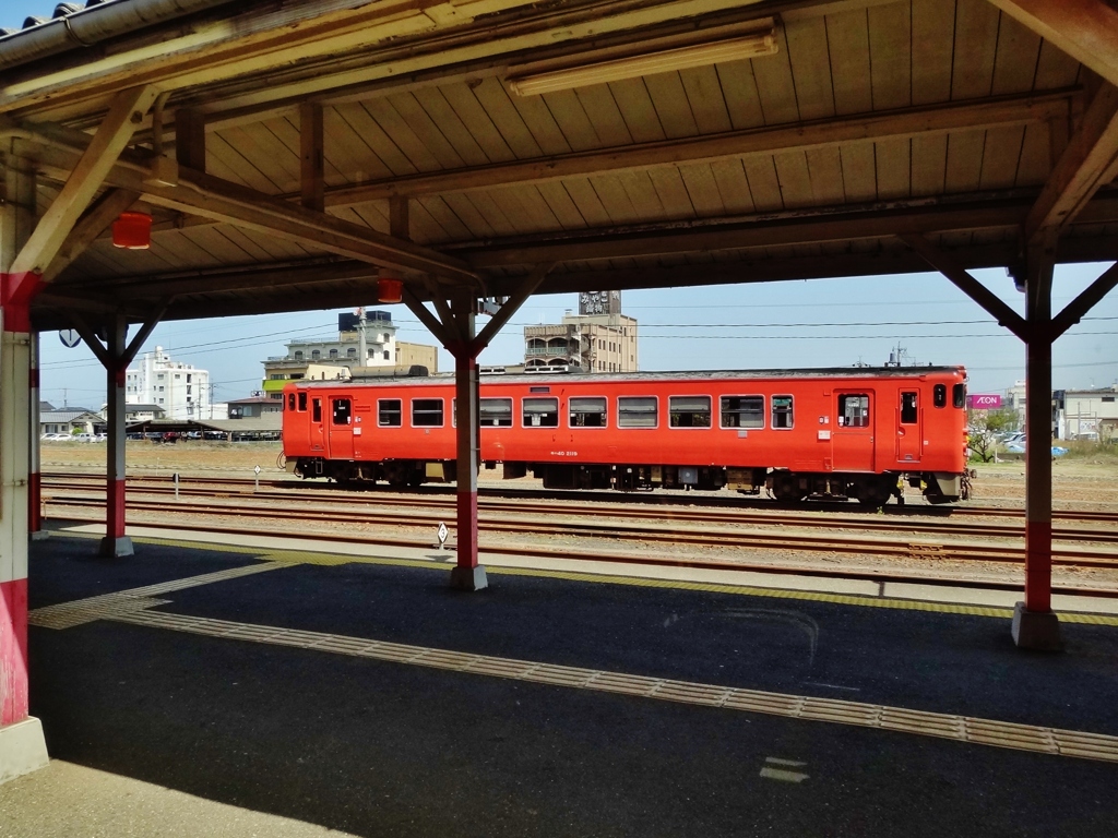 第三千百四十六作　「想ひ出は　汽車一両の　プラツトホーム」　島根県益田