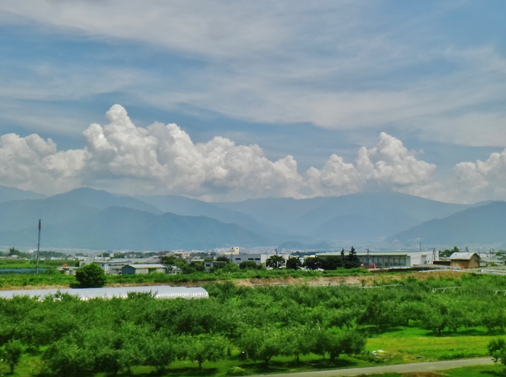 第二千二百十七作　「夏の雲を追ふ」　長野県長野