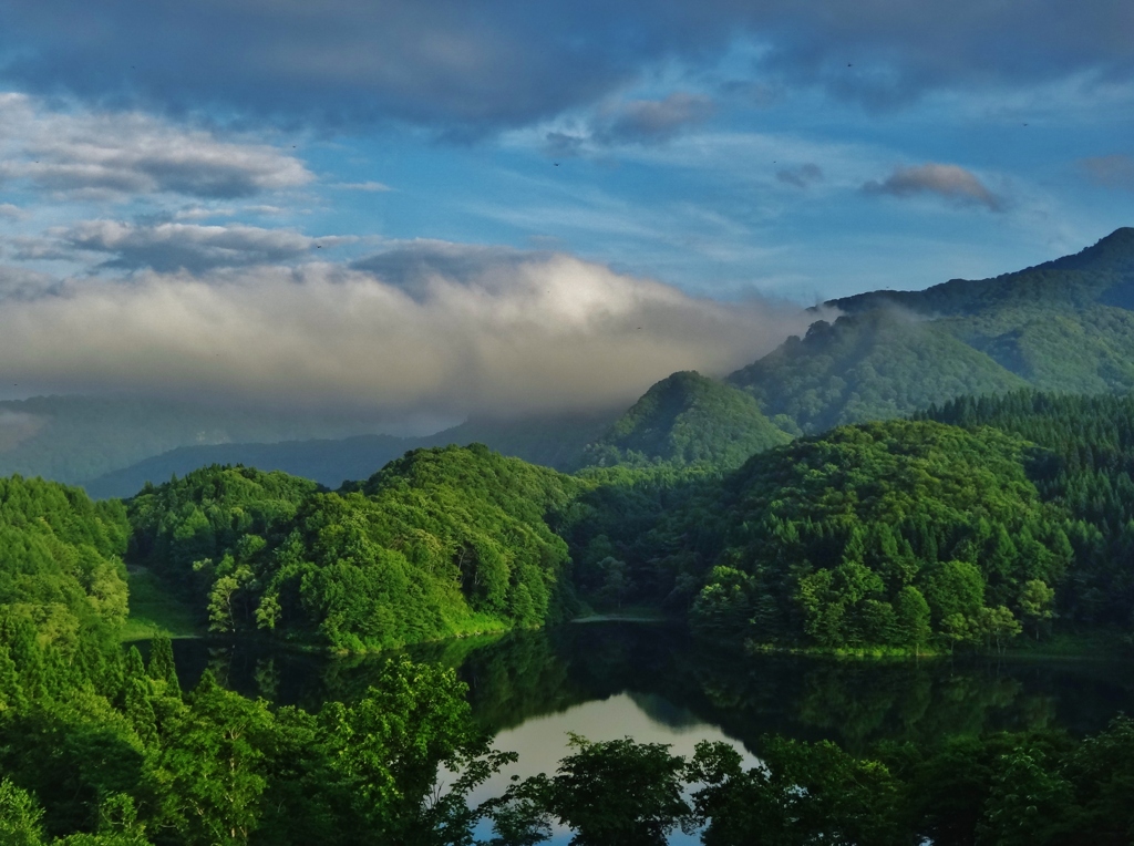 第二千二百十作　「朝の気を吸ふ」　秋田県木地山