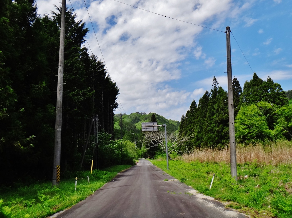 第二千百三十九作　「山青く　そこは人の　住めないところ」　福島県昼曽根