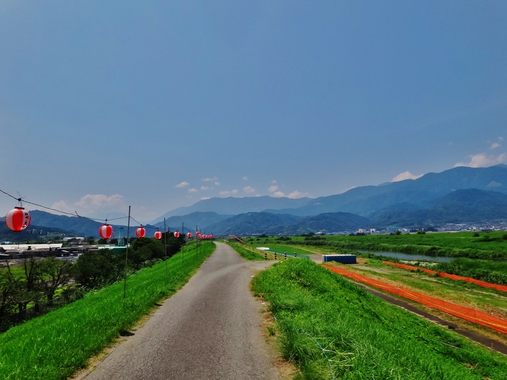 第千八百五十五作　　「夏陽炎　はつきり焼きつひた　あんたの声」　山梨県市川大門