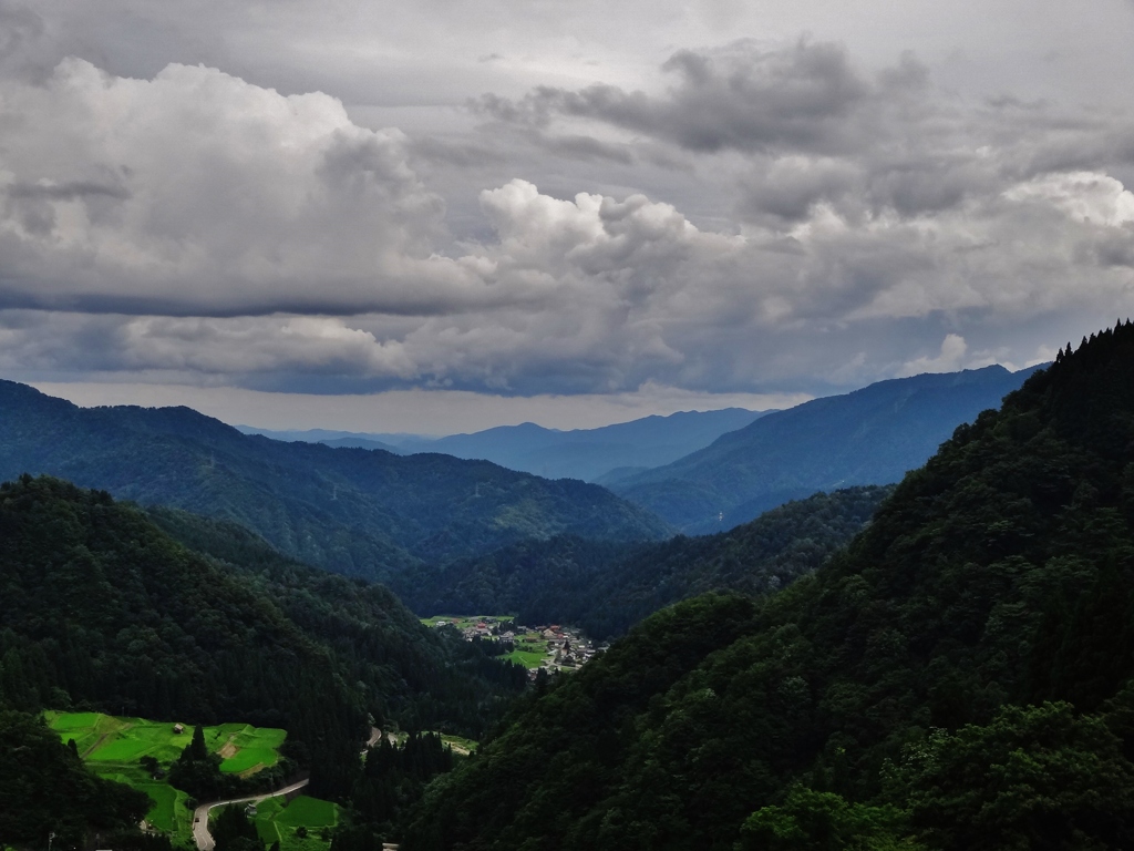 第千八百八十一作　　「濁り酒　一杯元気の　峠の風」　岐阜県桧峠