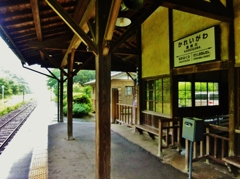 第四千四十三作　「夕立の　音潔し　汽車を待ち」　鹿児島県隼人