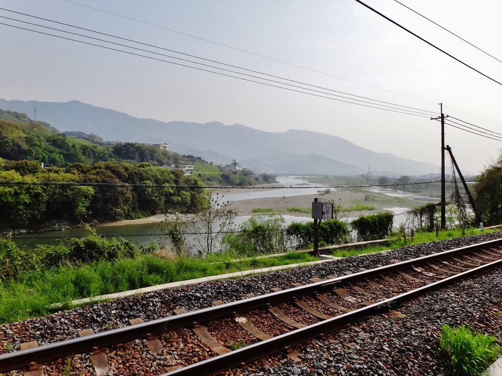 第千七百五十二作　　「汽車を待つ　川風が　芳ばしい」　和歌山県笠田