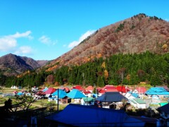 第四千百四十三作　「冬を待つ　山ふところの　部落かな」　福島県南会津