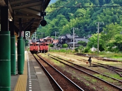 第三千二百七十一作　「想ひ出は　梅雨晴るる　汽車の軋み」　島根県津和野