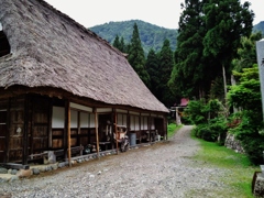 第千四百五十一作　　「おもむろに　裏へまはれば　ちいさな鳥居が」　富山県南砺