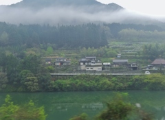 第千四十六作　　「けふは重たい　雲のひくくひくく」　大分県日田