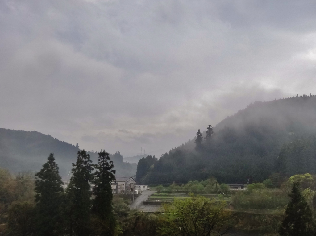 第二千八百十二作　「旅のしとしと雨は　嫌いではない」　大分県日田