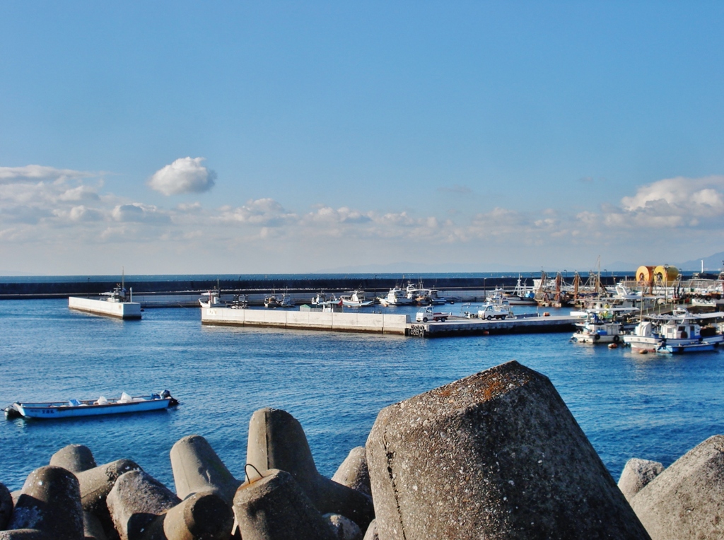 第四千二百二十一作　「北風おちついて　波音のやさしさ」　兵庫県須磨