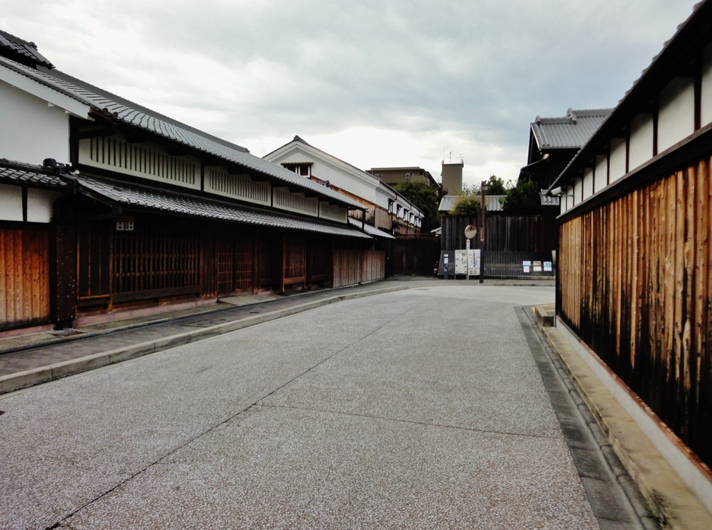 第九百八十六作　　「出逢ふて別れて　蔵から蔵へ」　京都府伏見