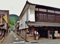 第二千五百五十八作　「曲つた角は　香りただよふ　造り酒屋」　島根県津和野