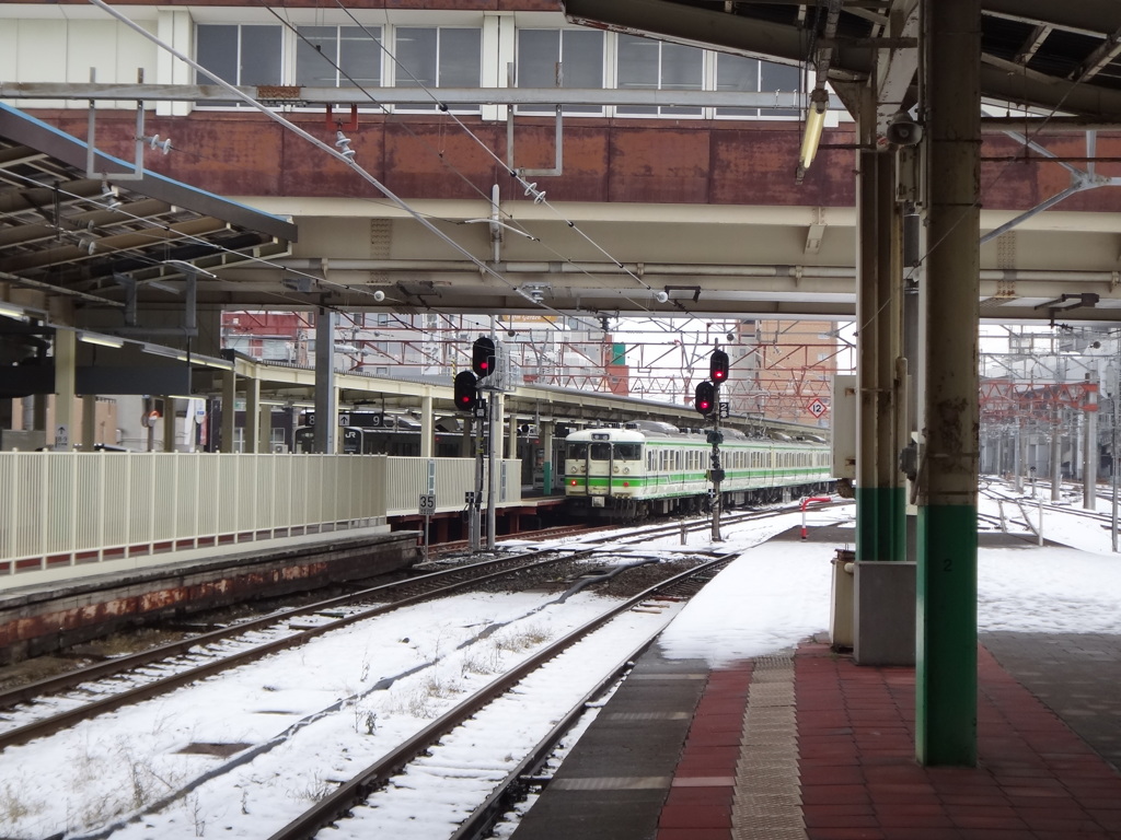 第五百四十三作　　「雪のしじまに　お国ことばと汽車の警笛」　新潟県新潟