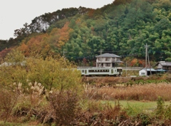 第二千三百十二作　「しぐるるや　汽車であつたか」　埼玉県小川