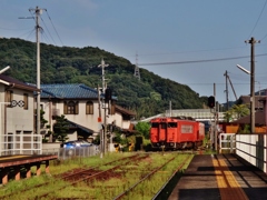 第千八百六十四作　　「汽車の行方は　陽炎と燃ゆ」　岡山県備中高松