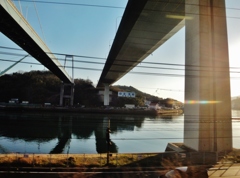 第千三作　　「目覚めれば　汽車は　懐かしい町のあとさき」　広島県尾道