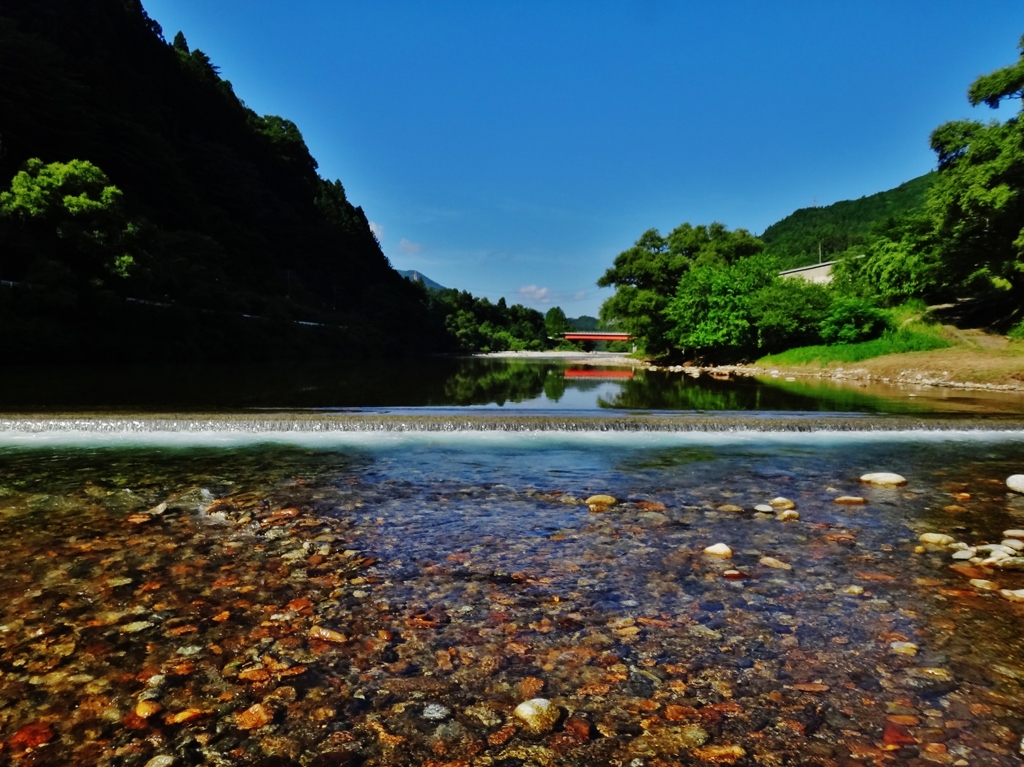 第二千五百七十三作　「夏川や　素足の裏に　心地よく」　静岡県浦川