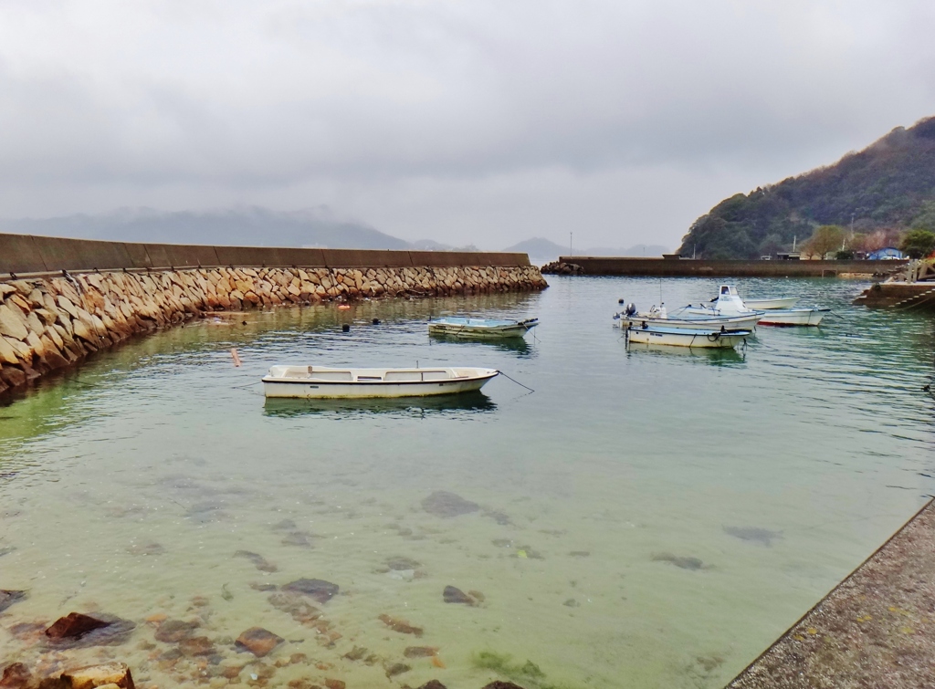 第二千三百九十七作　「雨あがる　海は凪ぎてゐる」　愛媛県興居島