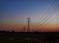 第四千百九十一作　「鉄塔見詰む　なに思うでもない　年の暮れ」　群馬県千代田