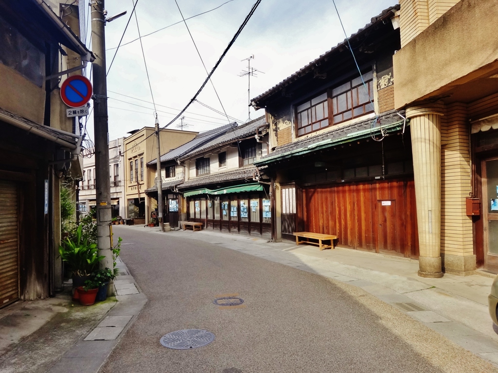 第二千四百二十一作　「路はひだりに　店は閉ぢてゐる」　岡山県西大寺