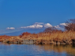第二千七百三十三作　「初春の　富士をまともに　水渡り」　静岡県富士