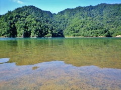 第二千二百十二作　「山と山にはさまれて　水の清さよ」　北海道豊平