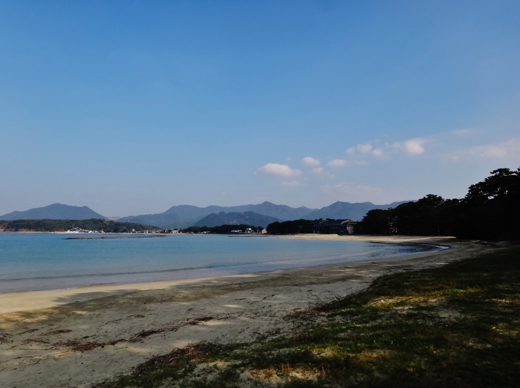 第千六百二十四作　　「けふはあたたかな　浜に座はります」　山口県萩